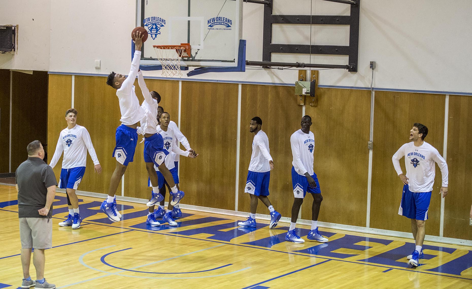 xxxUNO_170421_Basketball_047